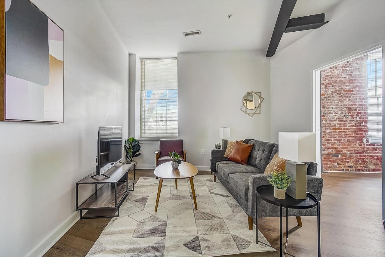 Апартаменты Frontdesk I Carriage Wheel Lofts Apts Филадельфия Номер фото