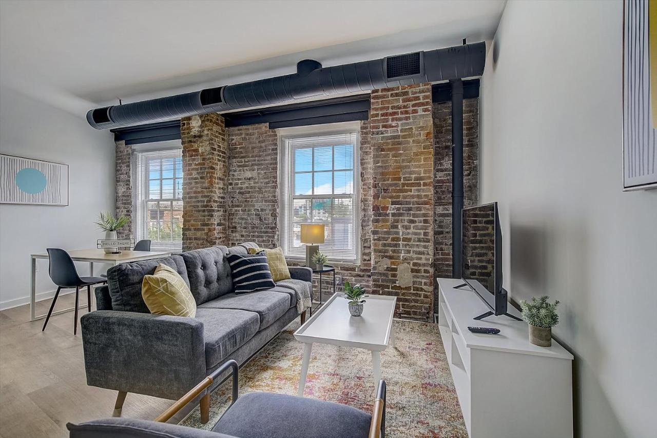 Апартаменты Frontdesk I Carriage Wheel Lofts Apts Филадельфия Номер фото